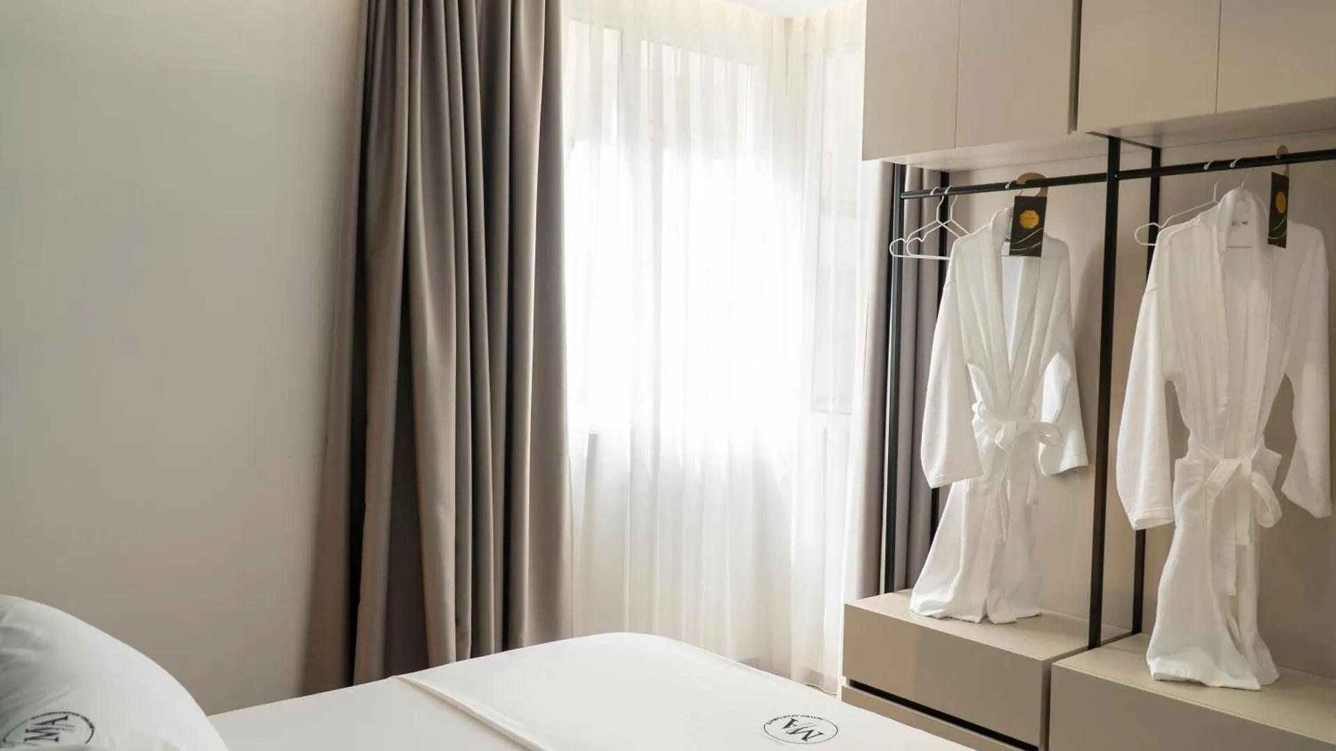 Mateo Apartments Sarande