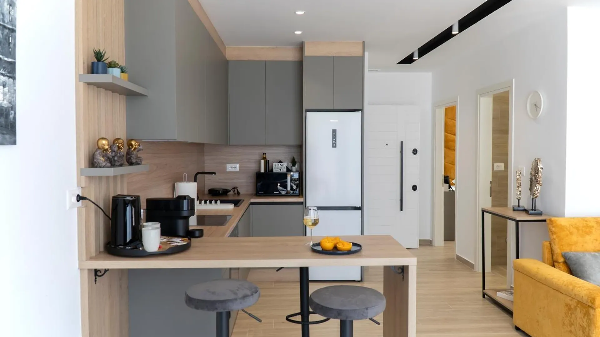 Mateo Apartments Sarande