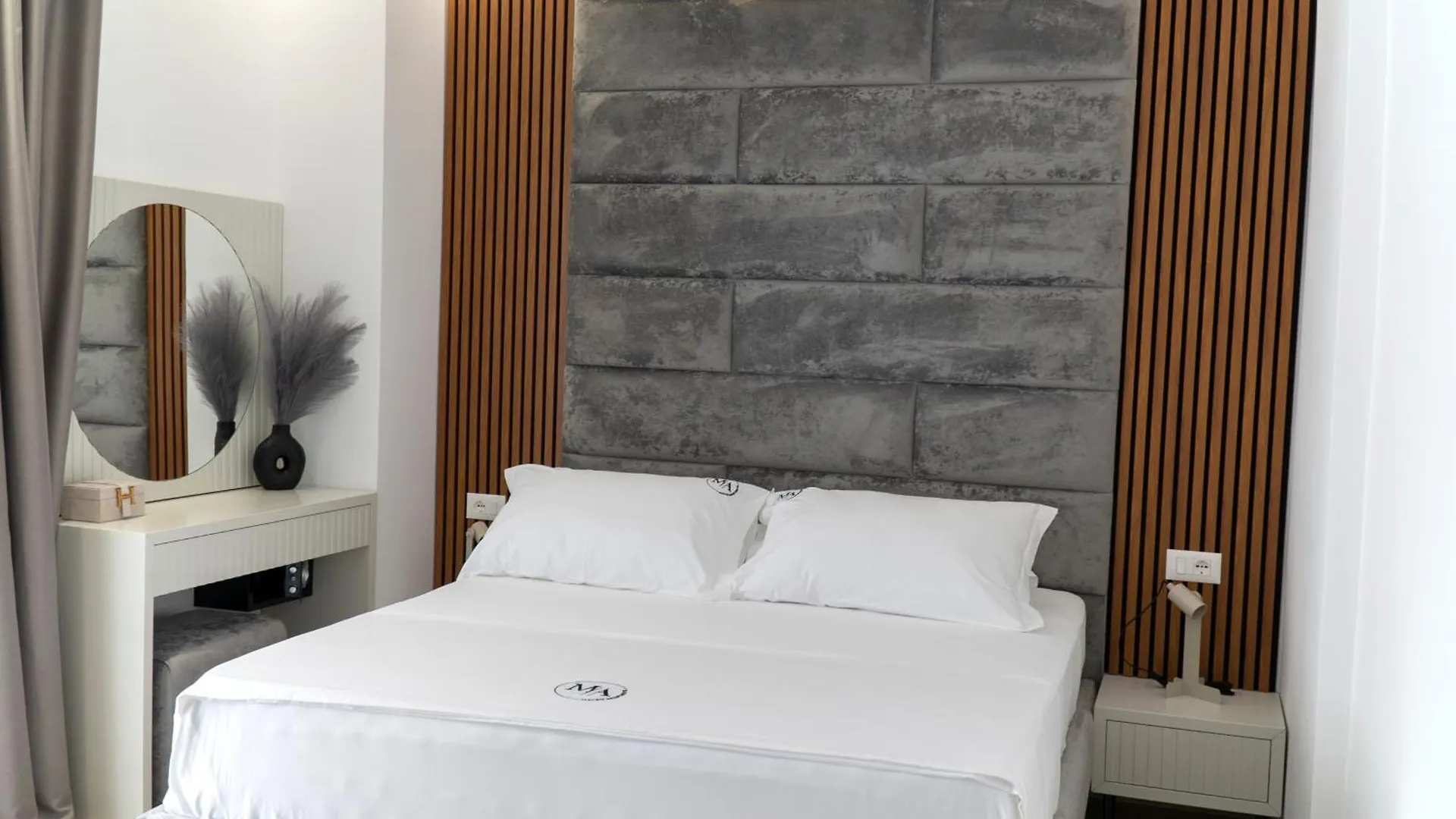 Mateo Apartments Sarande