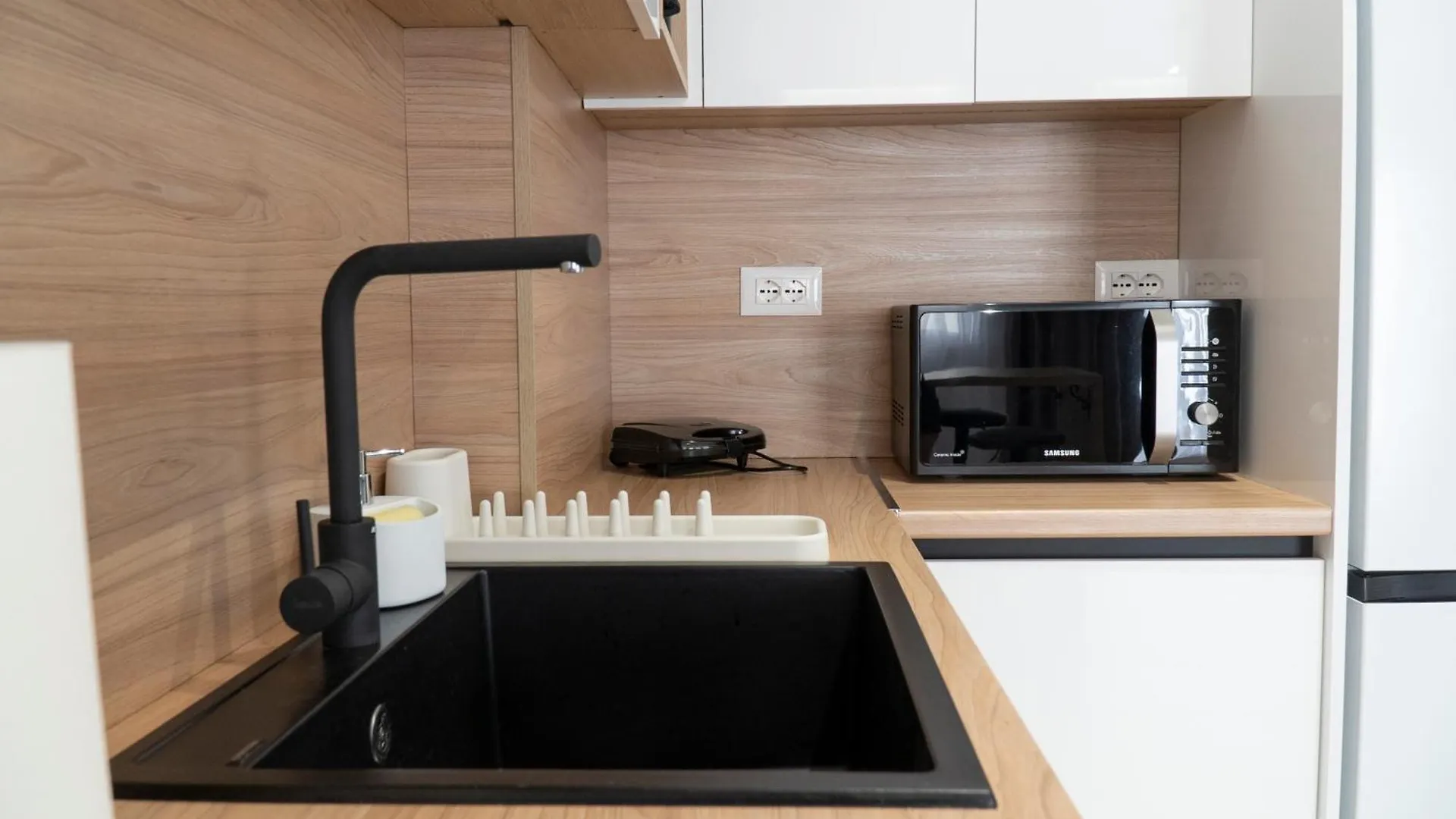 Mateo Apartments Sarande