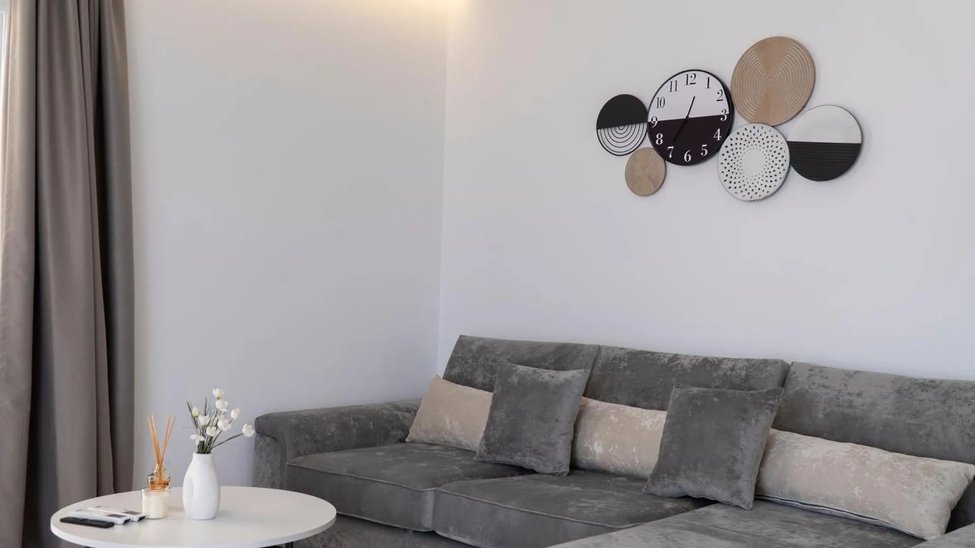 Mateo Apartments Sarande