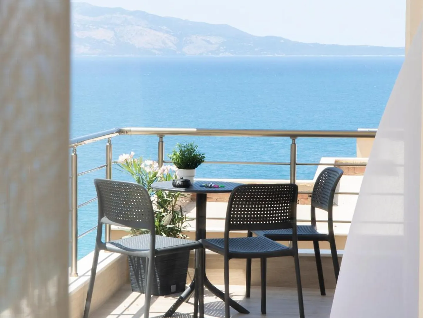 Mateo Apartments Sarande