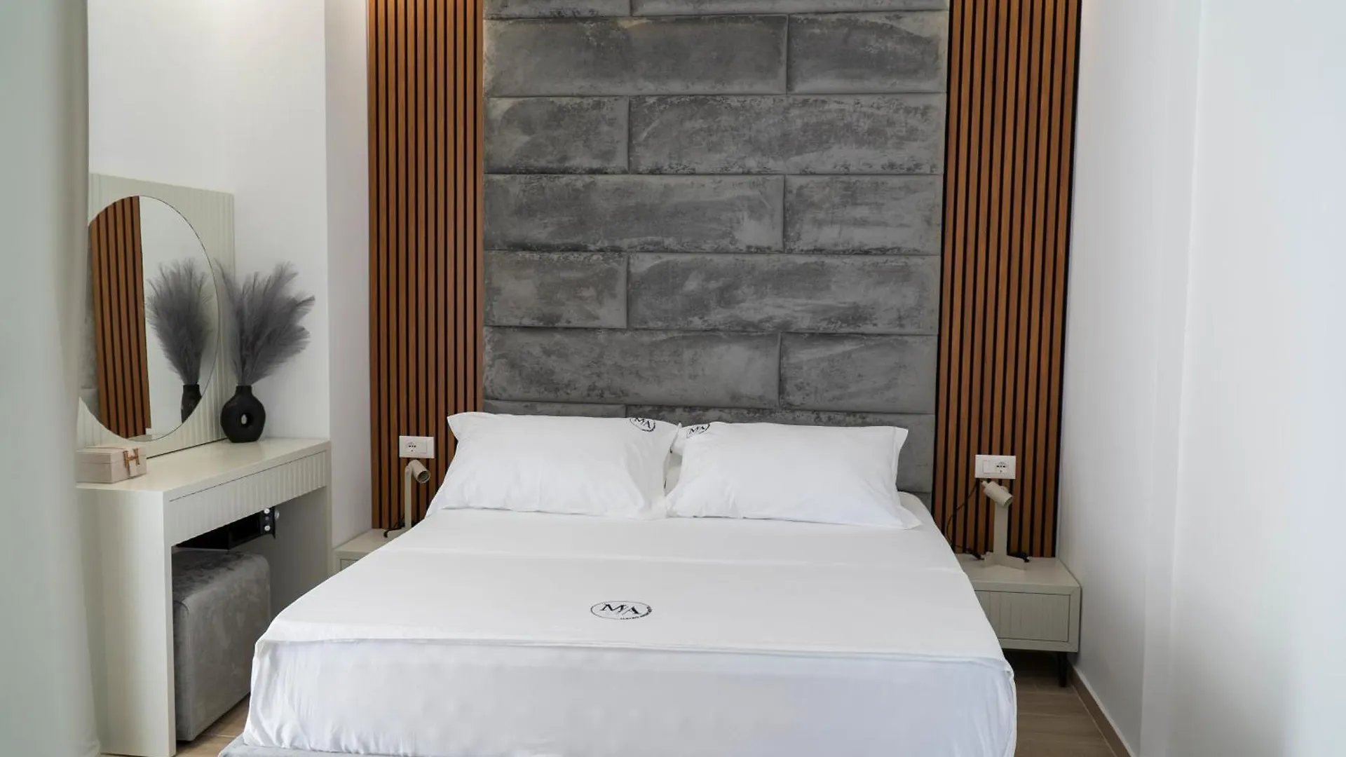 Mateo Apartments Sarande Albania