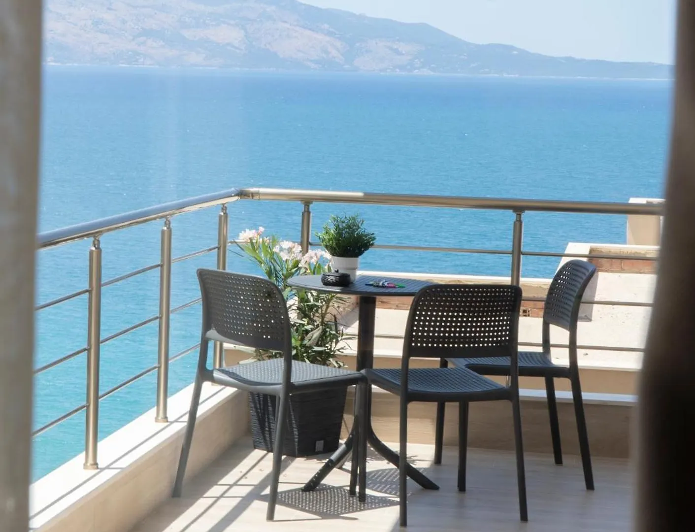 Mateo Apartments Sarande