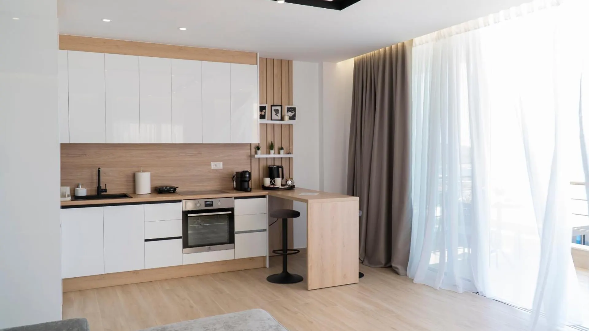 Mateo Apartments Sarande 0*,